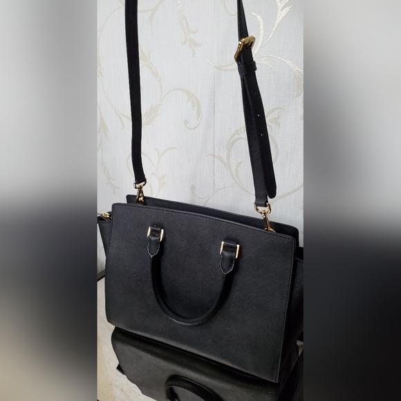 Michael Kors Black LEATHER Bag W/Crossbody Long Strap NEW COND. - Picture 4 of 8